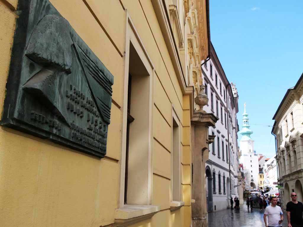 Liszt Ferenc emlékműve Pozsony belvárosában